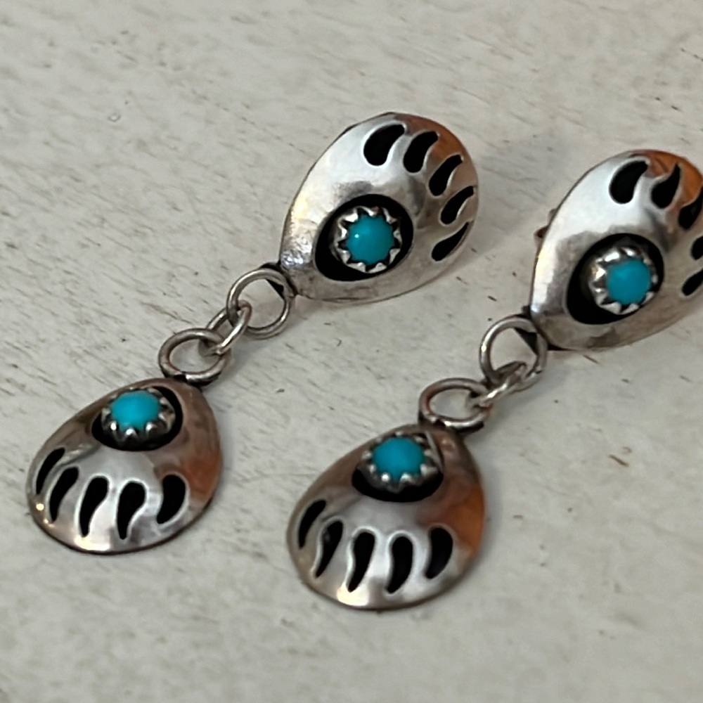 Vintage Sterling silver turquoise bear claw Navajo dangle earrings